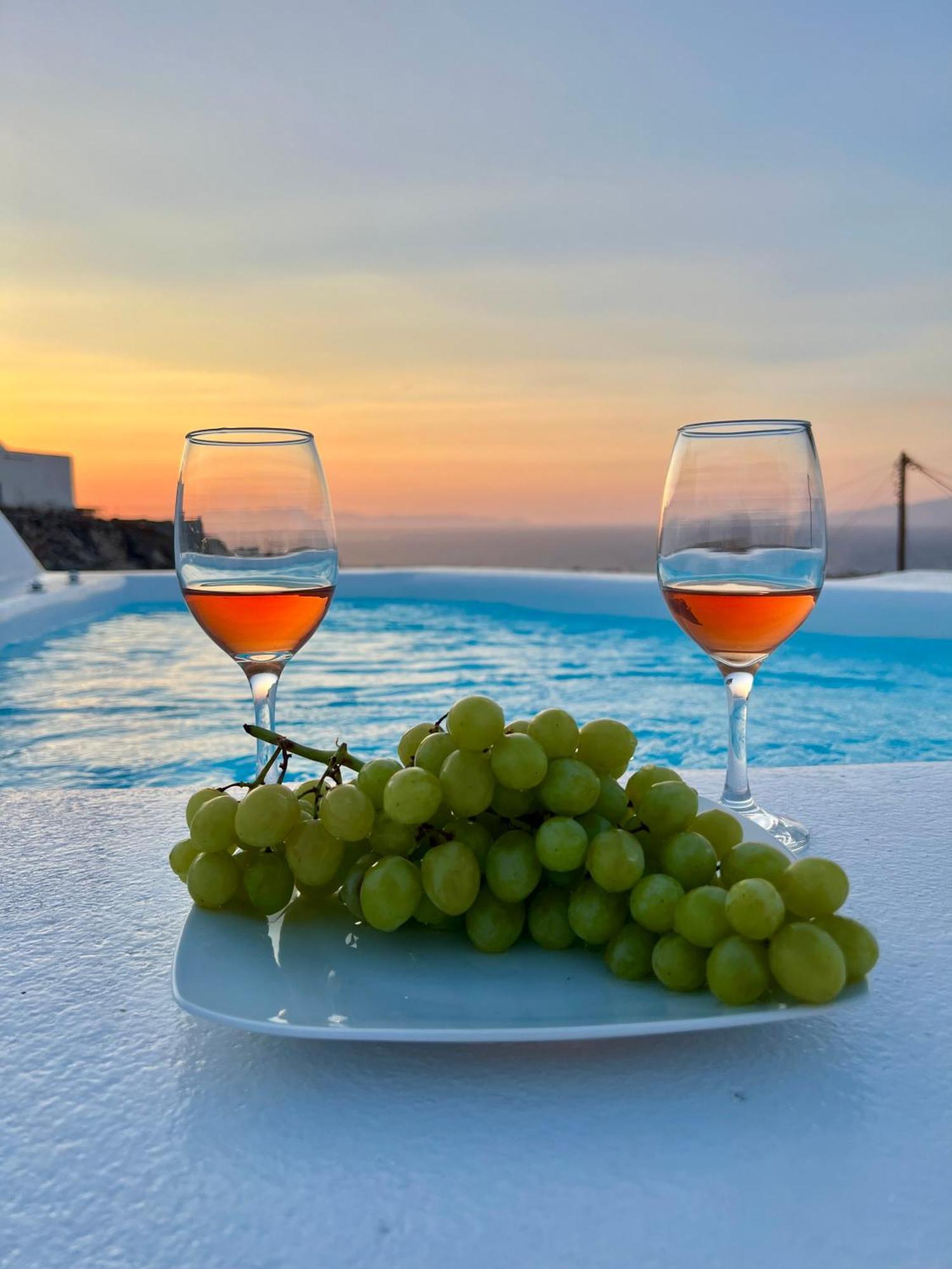 Oinos Luxury Suites Foinikiá Exteriér fotografie